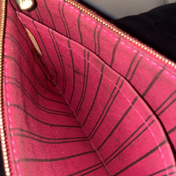 Authentic Louis Vuitton pouch,m - Picture 2 of 3